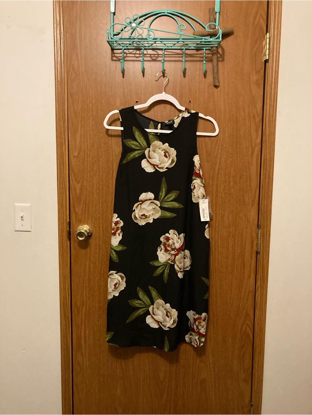 a.n.a Black Sleeveless Floral Shift Dress with Cream Blooms